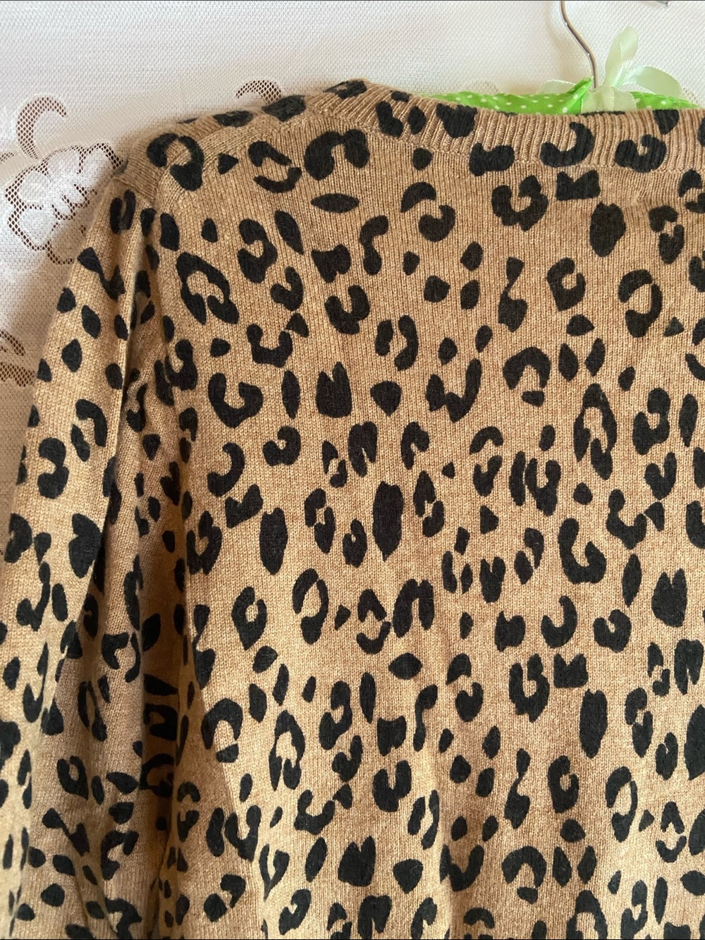 J. Crew 100% Cashmere Leopard Print Crewneck Sweater Like New M - Picture 6 of 7